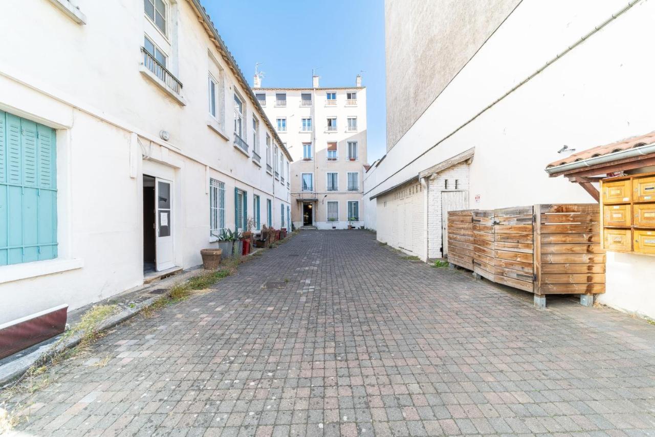 Le Marietton Appartement Cosy A Deux Pas Du Metro Valmy Lyon Exterior foto